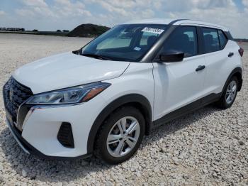  Salvage Nissan Kicks