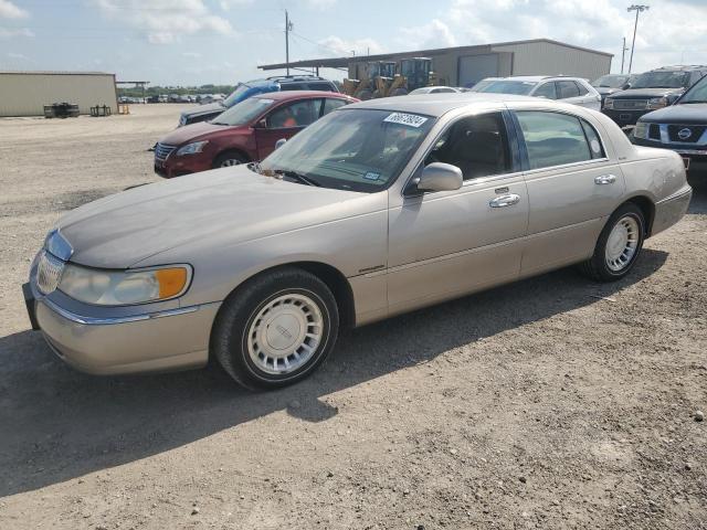  Salvage Lincoln Towncar