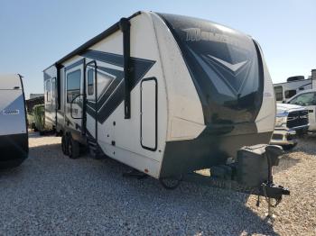  Salvage Mome 5th Wheel