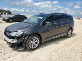  Salvage Chrysler Pacifica