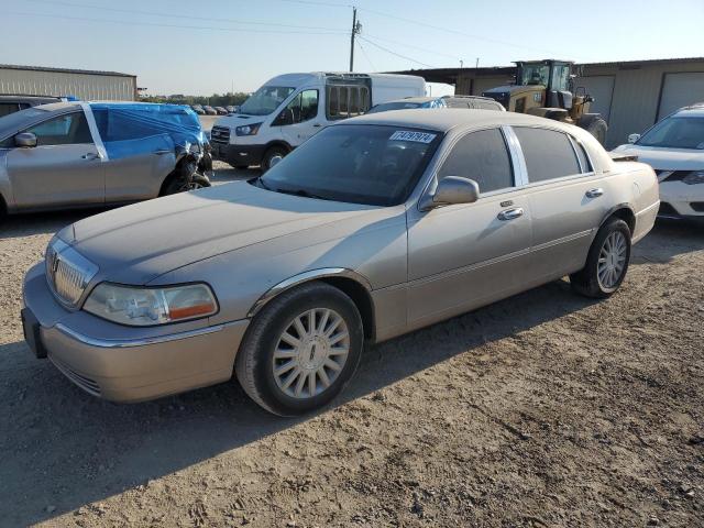  Salvage Lincoln Towncar