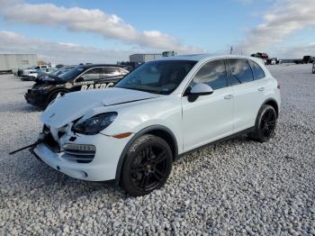  Salvage Porsche Cayenne