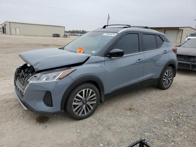  Salvage Nissan Kicks