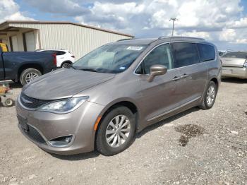  Salvage Chrysler Pacifica