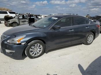  Salvage Nissan Altima