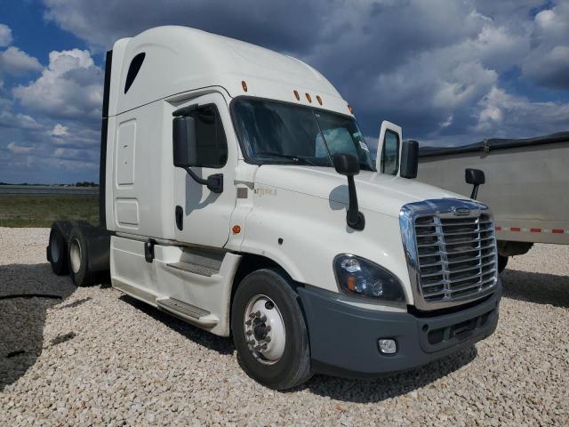  Salvage Freightliner Cascadia 1