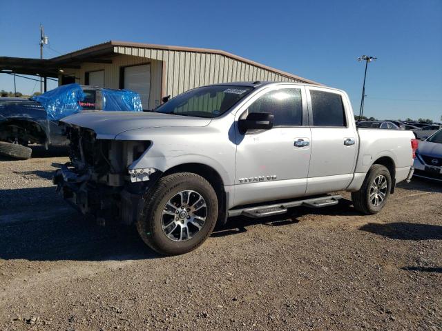  Salvage Nissan Titan