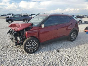  Salvage Nissan Kicks