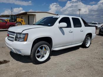  Salvage Chevrolet Avalanche