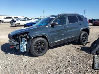  Salvage Jeep Cherokee