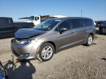  Salvage Chrysler Pacifica