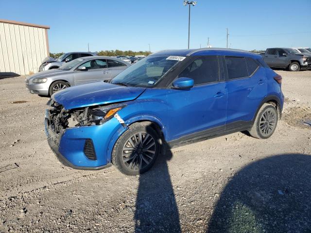  Salvage Nissan Kicks