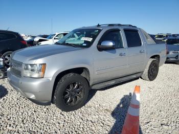  Salvage Chevrolet Avalanche