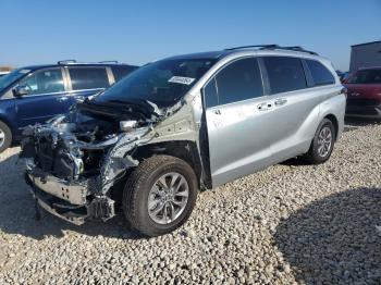  Salvage Toyota Sienna