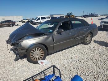  Salvage Lincoln Towncar