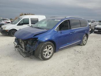  Salvage Chrysler Pacifica