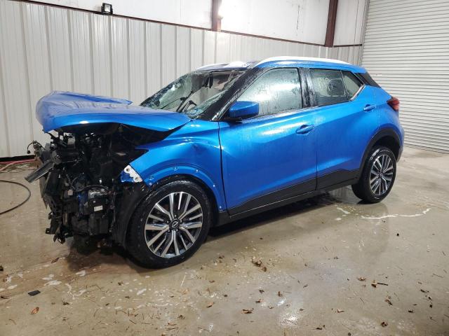  Salvage Nissan Kicks