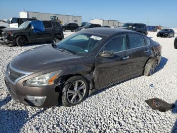  Salvage Nissan Altima