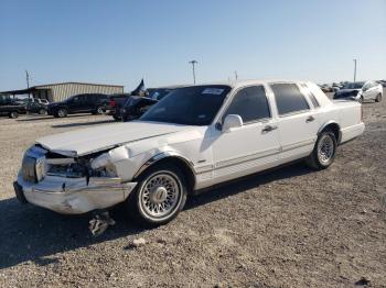  Salvage Lincoln Towncar