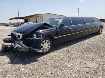  Salvage Lincoln Towncar