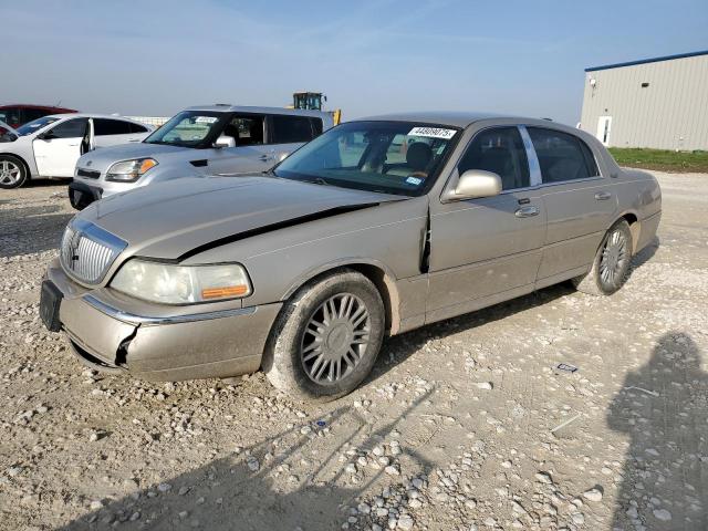  Salvage Lincoln Towncar