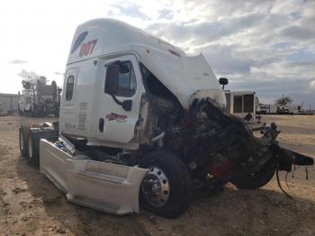  Salvage Freightliner Cascadia 1