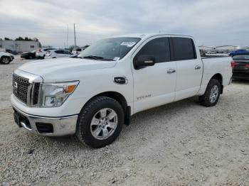  Salvage Nissan Titan