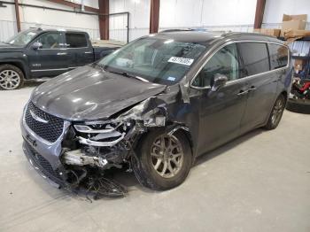  Salvage Chrysler Pacifica