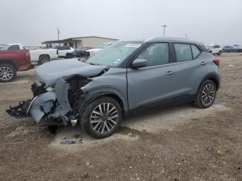  Salvage Nissan Kicks