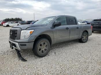  Salvage Nissan Titan