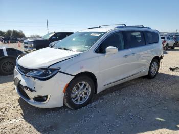  Salvage Chrysler Pacifica