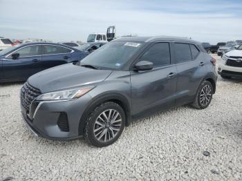  Salvage Nissan Kicks