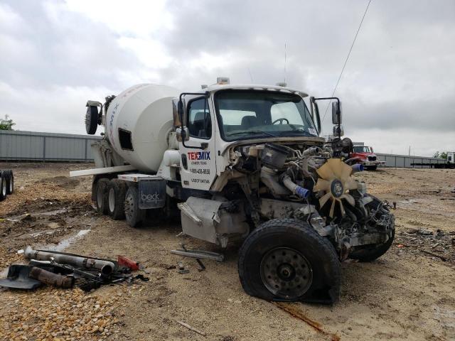  Salvage Freightliner 114sd