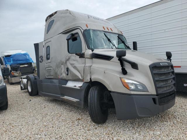  Salvage Freightliner Cascadia 1