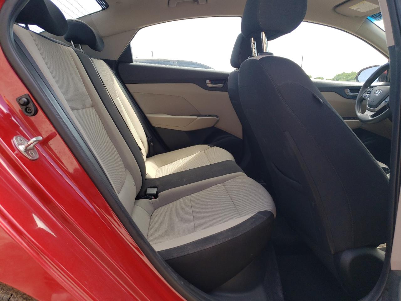 Hyundai ACCENT Se Image 6