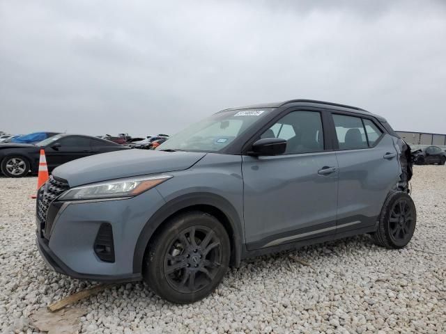  Salvage Nissan Kicks