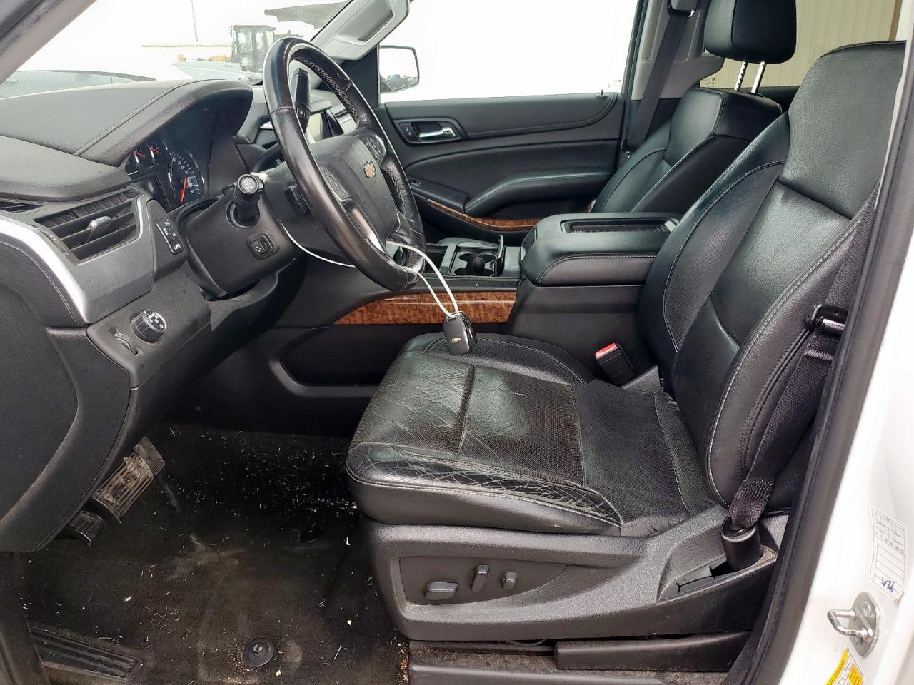 Chevrolet Suburban C1500 Premier Image 4