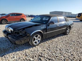  Salvage Lincoln Towncar