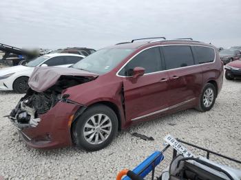  Salvage Chrysler Pacifica