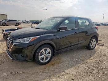  Salvage Nissan Kicks