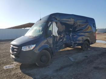  Salvage Mercedes-Benz Sprinter