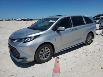  Salvage Toyota Sienna