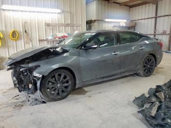  Salvage Nissan Maxima