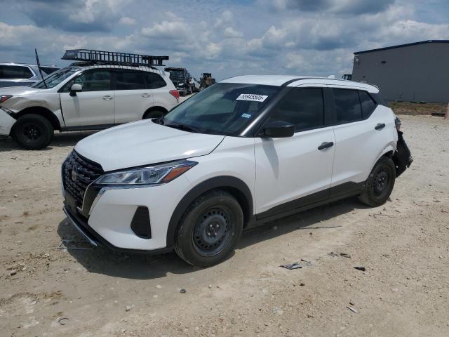  Salvage Nissan Kicks
