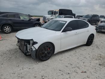  Salvage Alfa Romeo Giulia