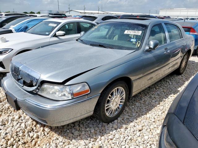  Salvage Lincoln Towncar