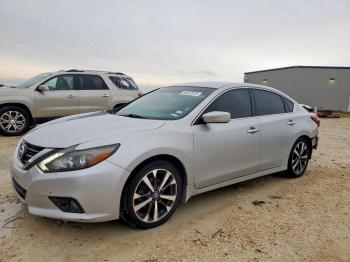  Salvage Nissan Altima