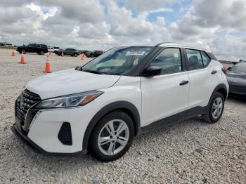  Salvage Nissan Kicks