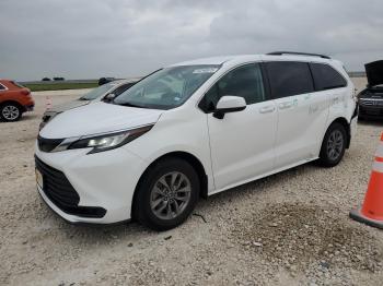  Salvage Toyota Sienna