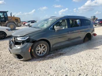  Salvage Chrysler Pacifica